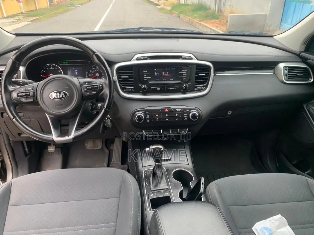 Kia Sorento 2.4L LX AWD 2019 Gray