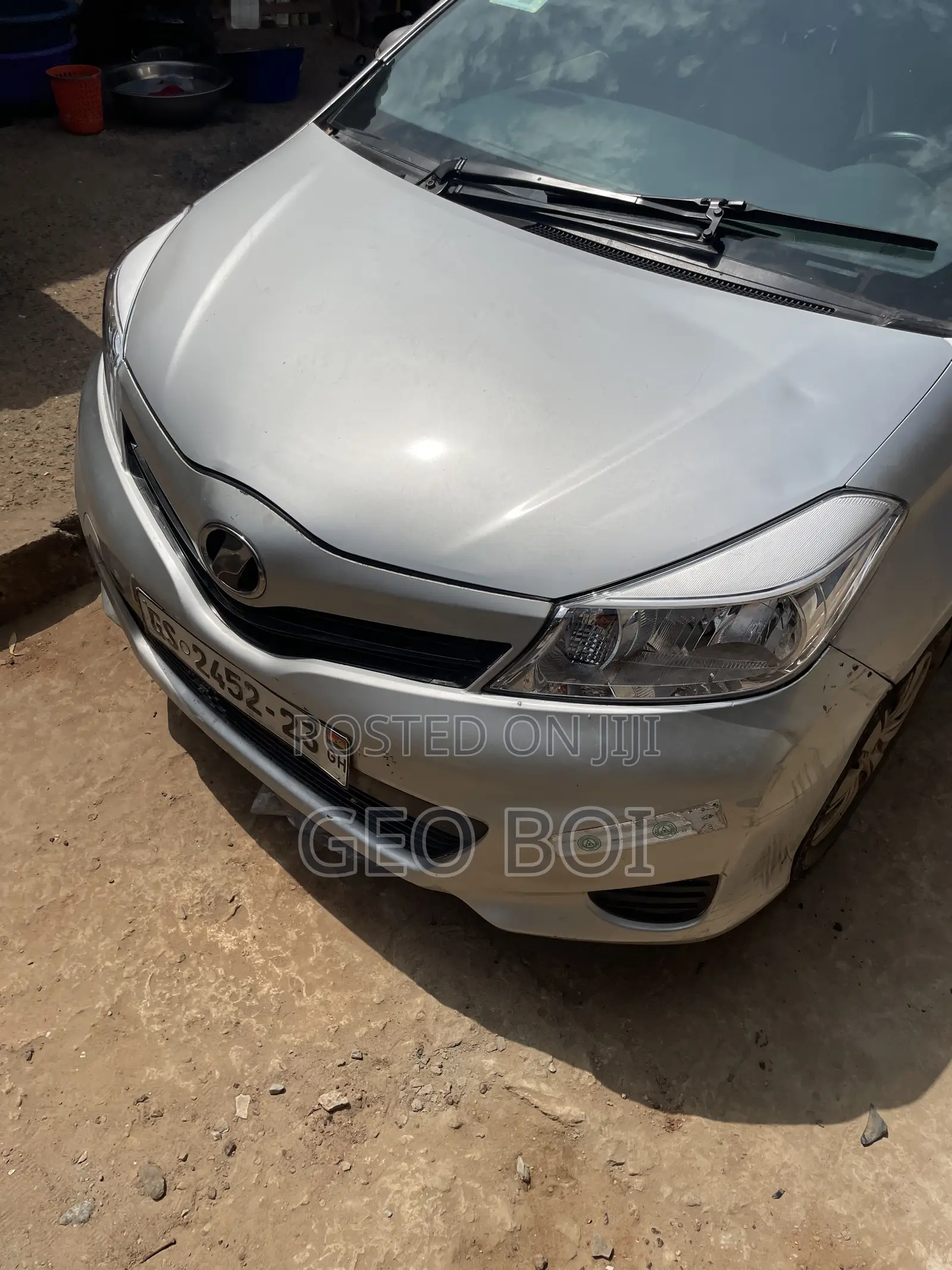Toyota Vitz 2012 Silver