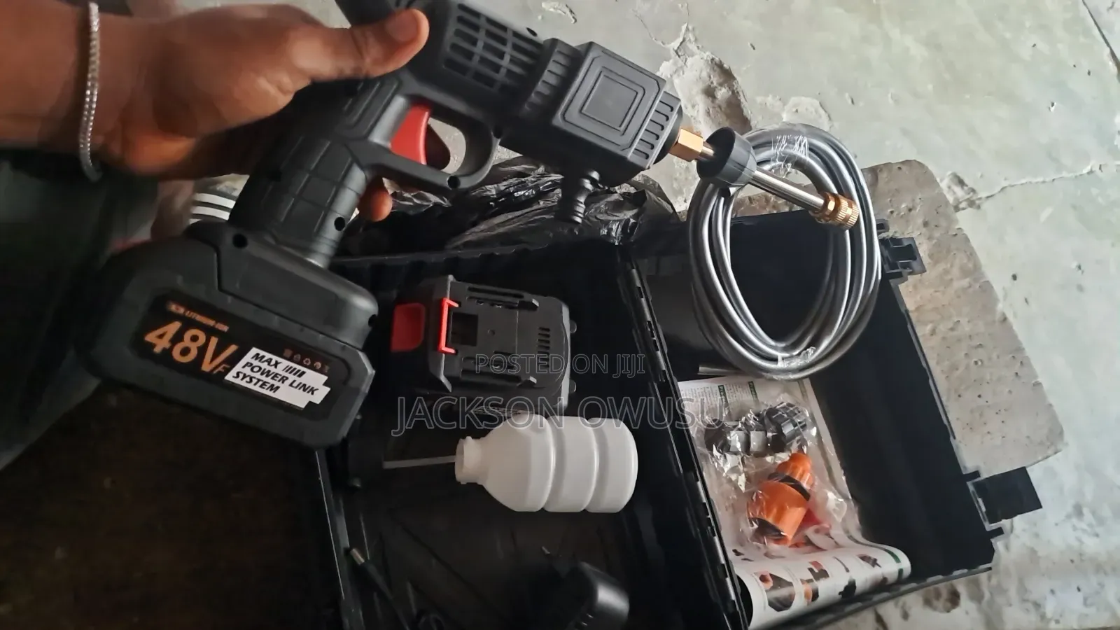 Rechargeable Pressure Washer
