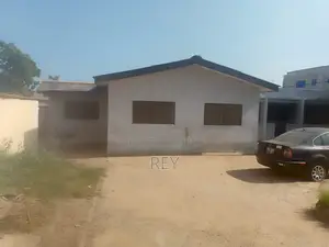 3bdrm Duplex in New Ghawe Near Lafa, Mallam for rent
