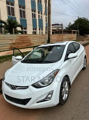 Hyundai Elantra Limited Sedan FWD (1.8L 4cyl 6A) 2016 White