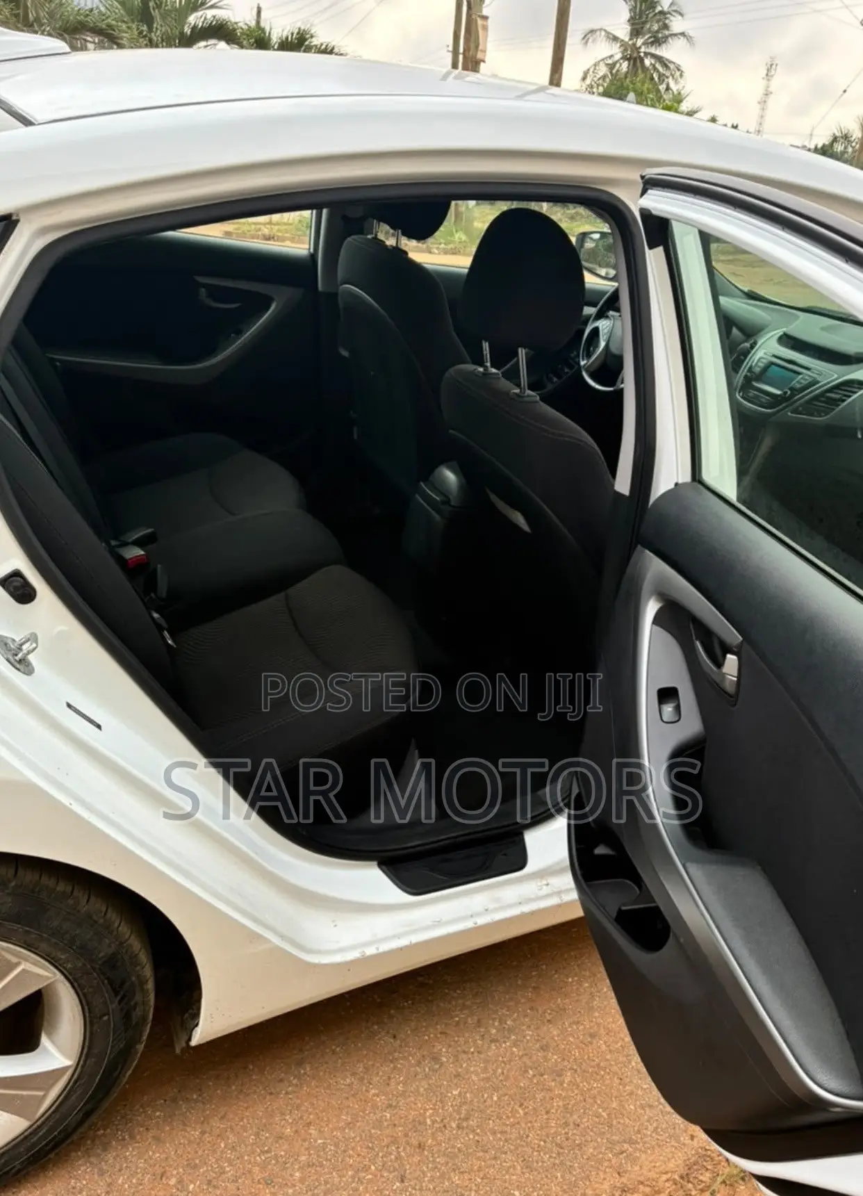 Hyundai Elantra Limited Sedan FWD (1.8L 4cyl 6A) 2016 White