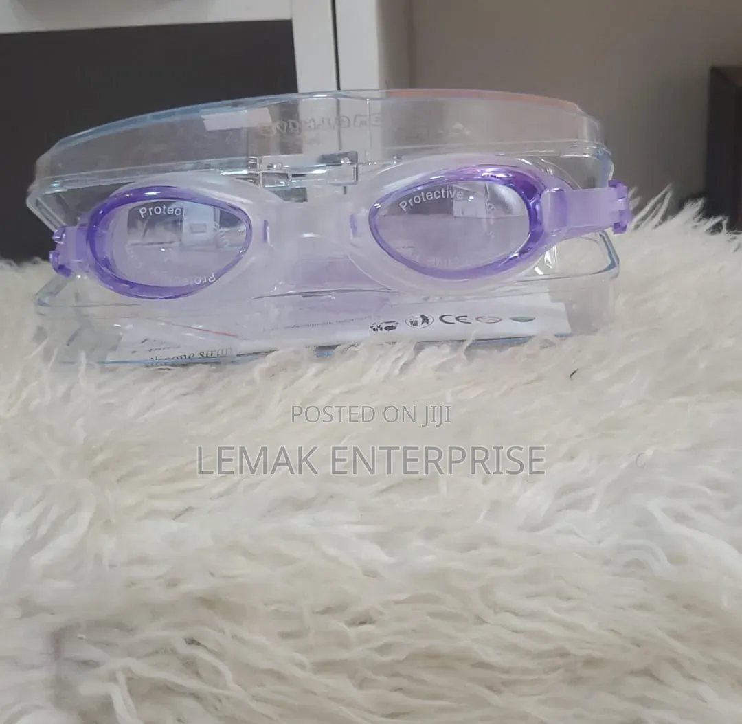 Anti-Fog UV Protection HD Lenses Swimming Goggles