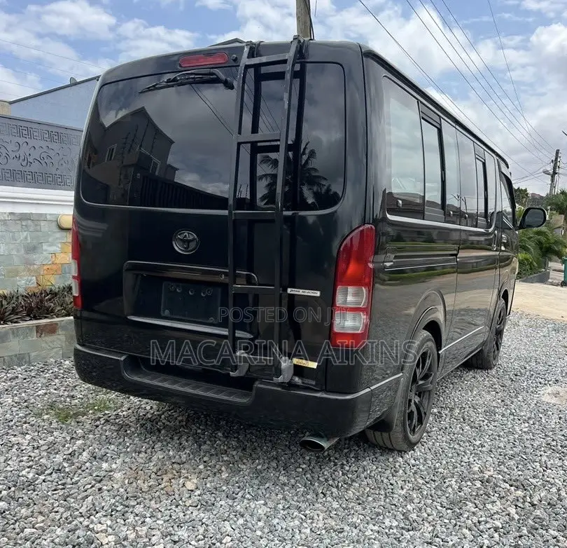 Toyota Grand HiAce 2002 Black