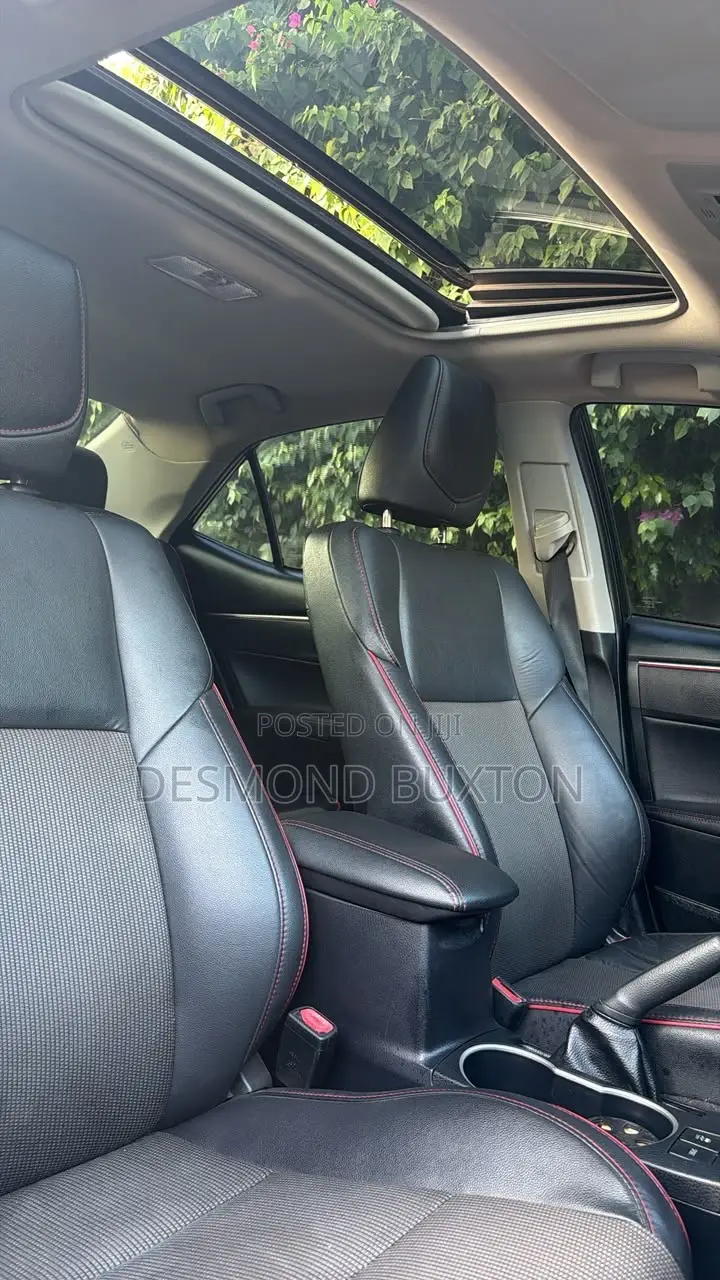Toyota Corolla S 4dr Sedan (1.8L 4cyl CVT) 2016 Black