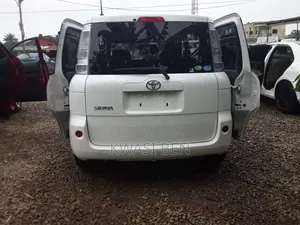 Toyota Sienna 2012 White