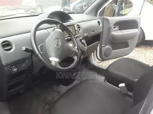 Toyota Sienna 2012 White