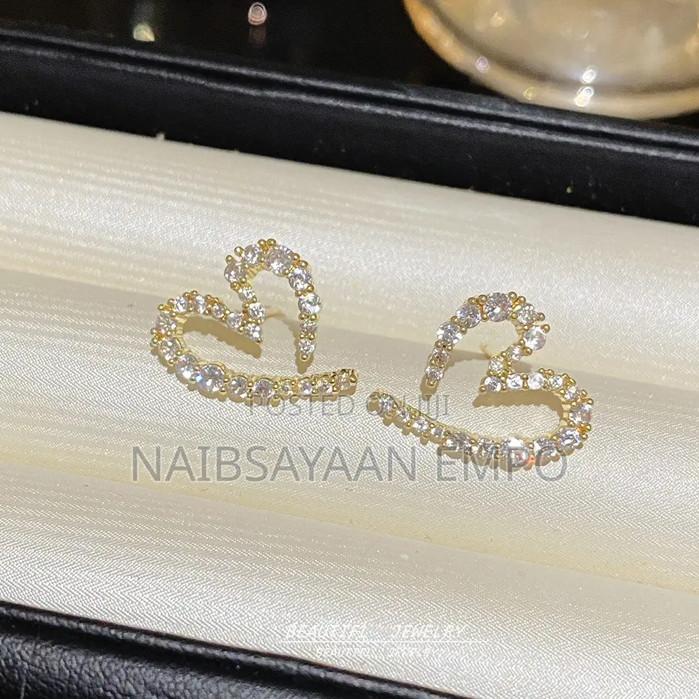 Niche Love Stud Design Ear Jewelry