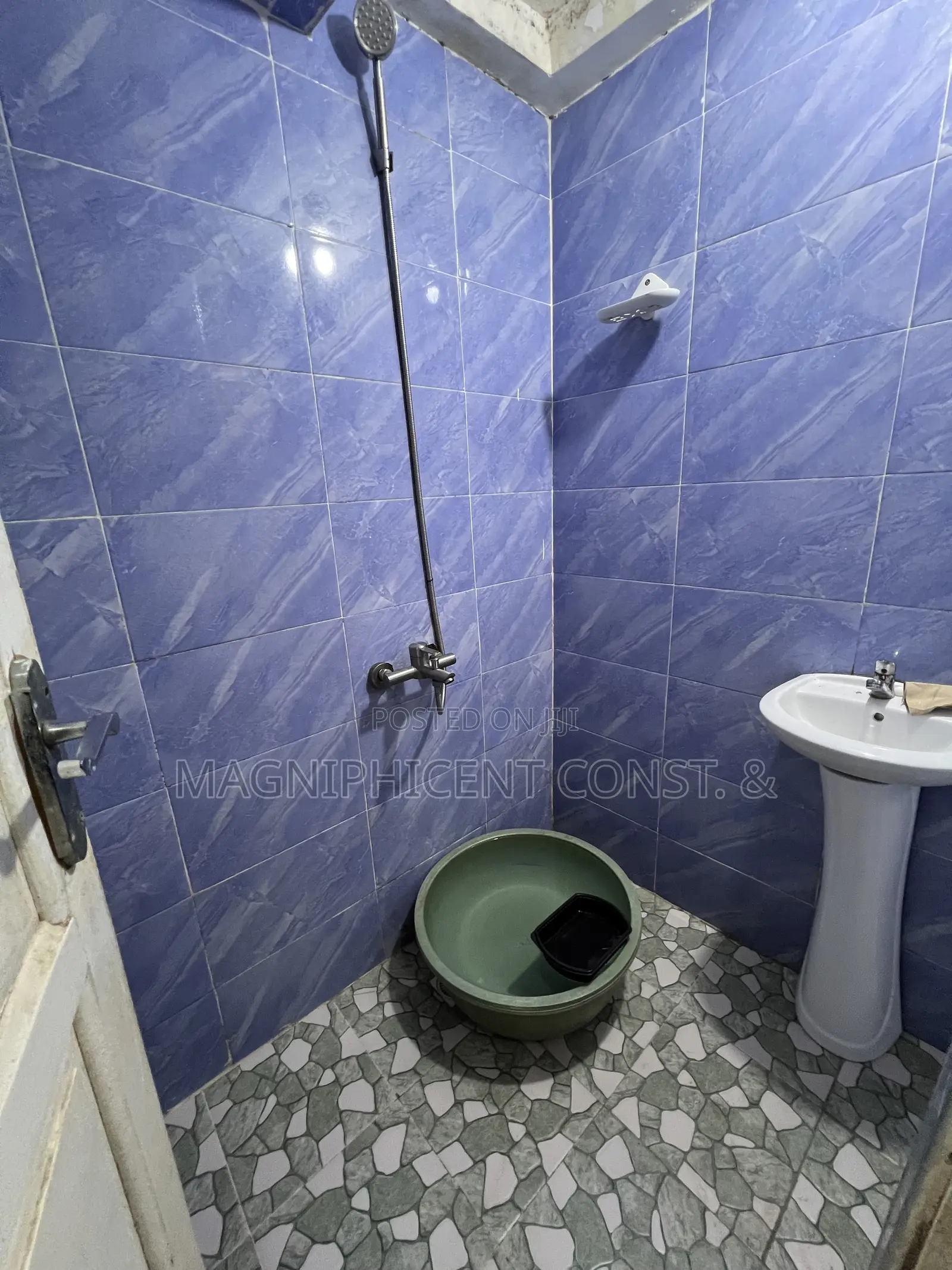 1bdrm Apartment in Lakeside, Ashaley Botwe for rent