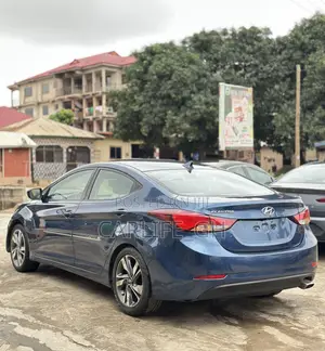 Hyundai Elantra Limited Sedan FWD (1.8L 4cyl 6A) 2016 Blue