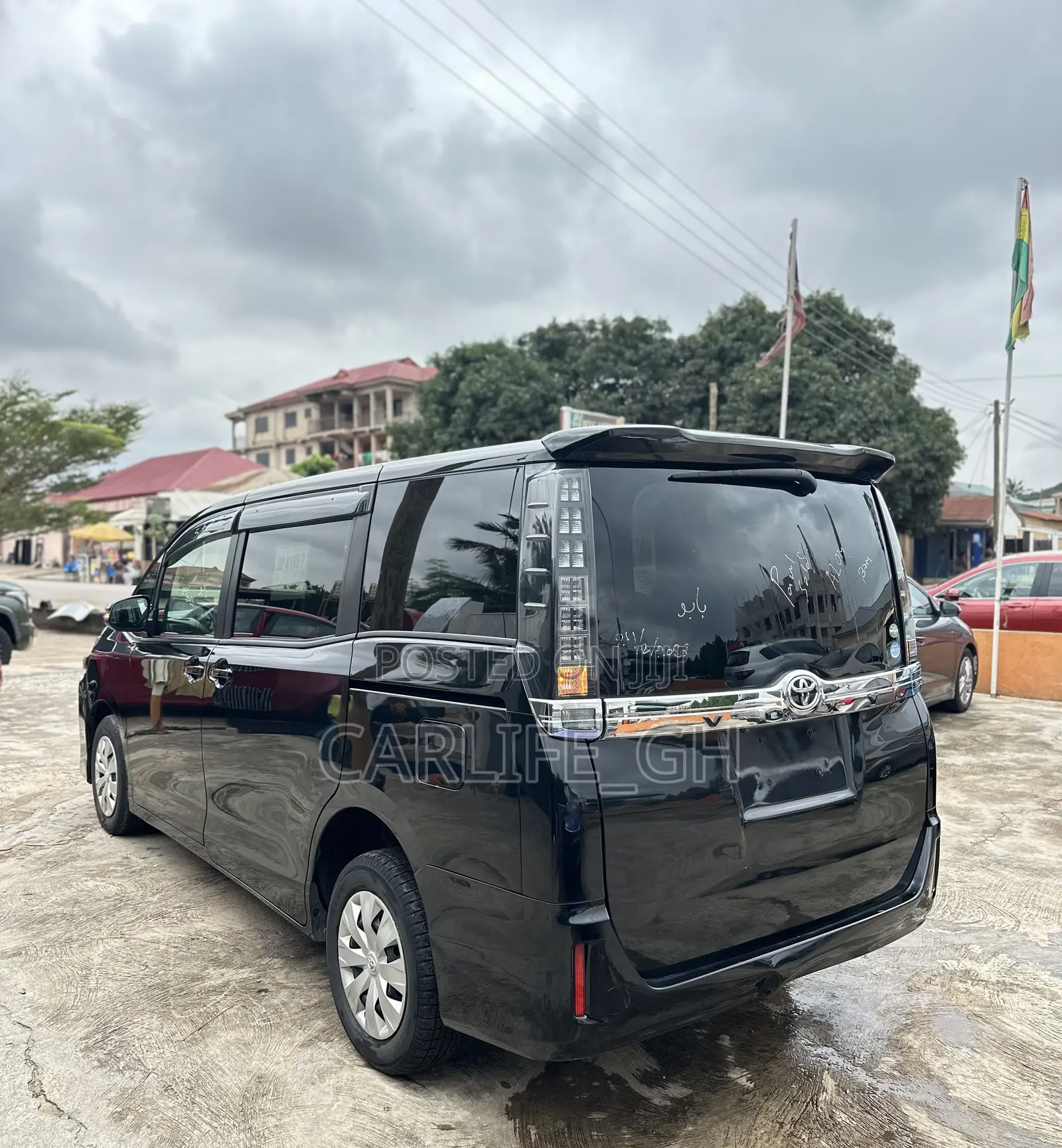 Toyota Voxy X 4WD 7-Seater 2015 Black