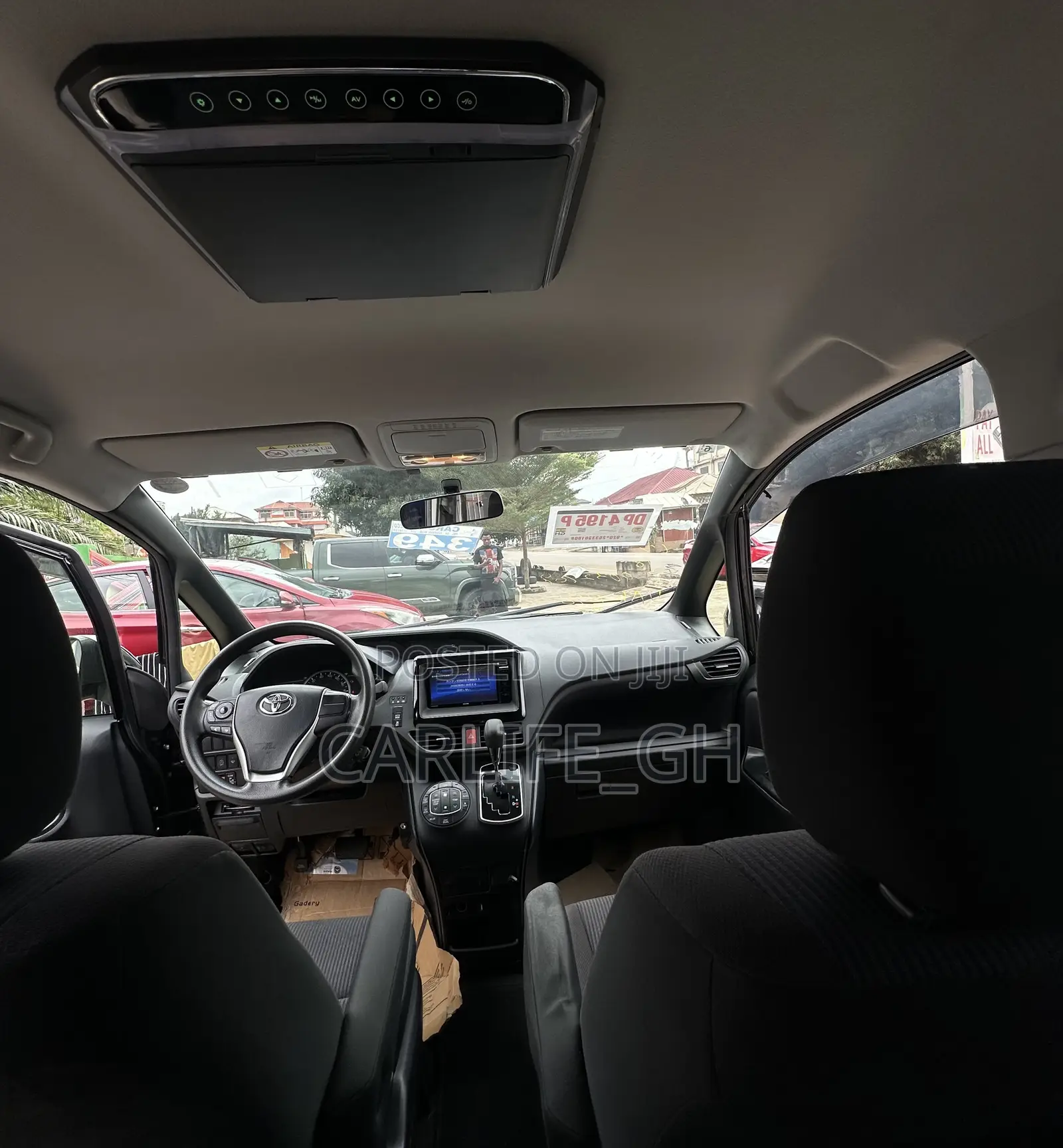 Toyota Voxy X 4WD 7-Seater 2015 Black