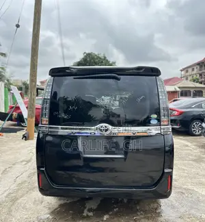 Toyota Voxy X 4WD 7-Seater 2015 Black