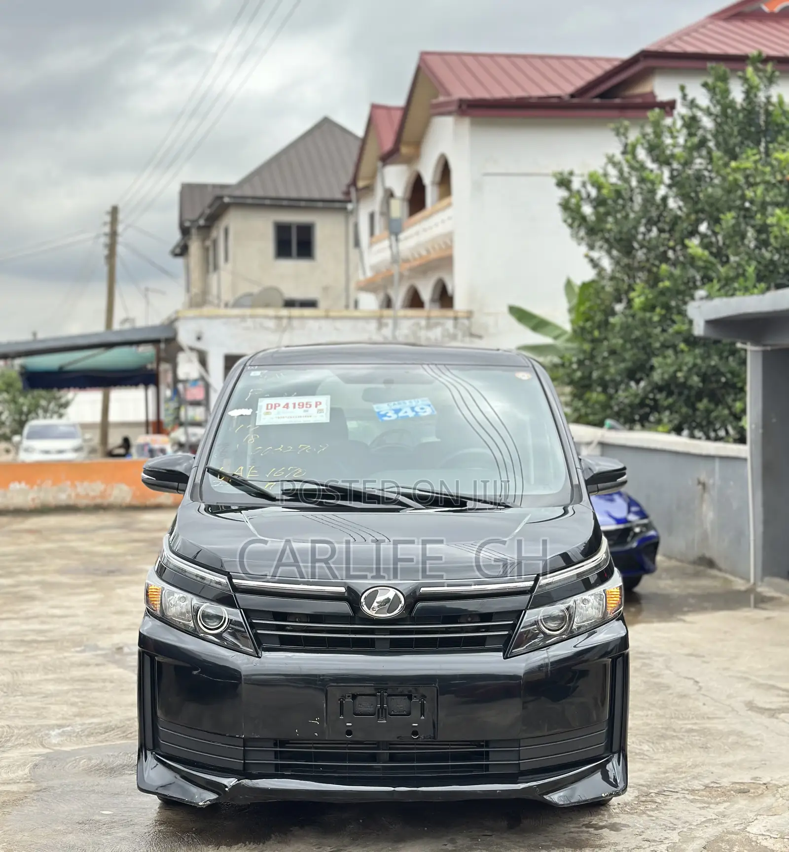 Toyota Voxy X 4WD 7-Seater 2015 Black