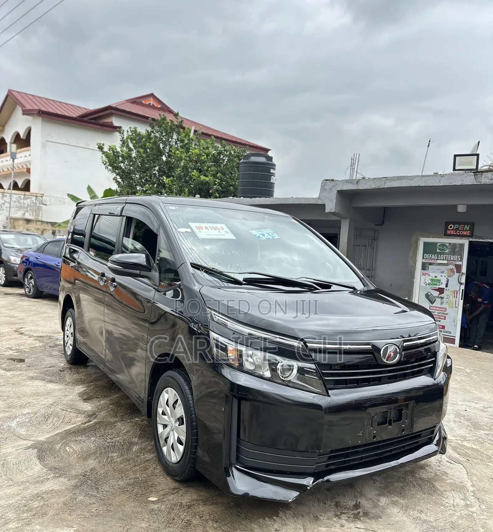 Toyota Voxy X 4WD 7-Seater 2015 Black
