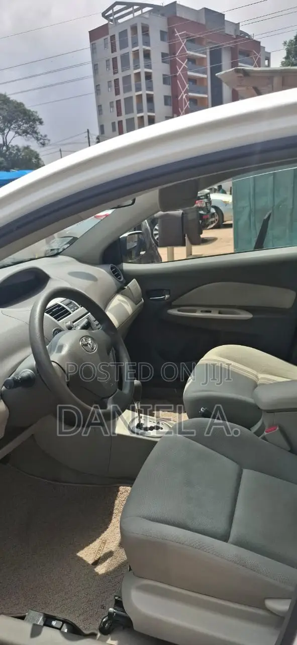 Toyota Belta 2010 White