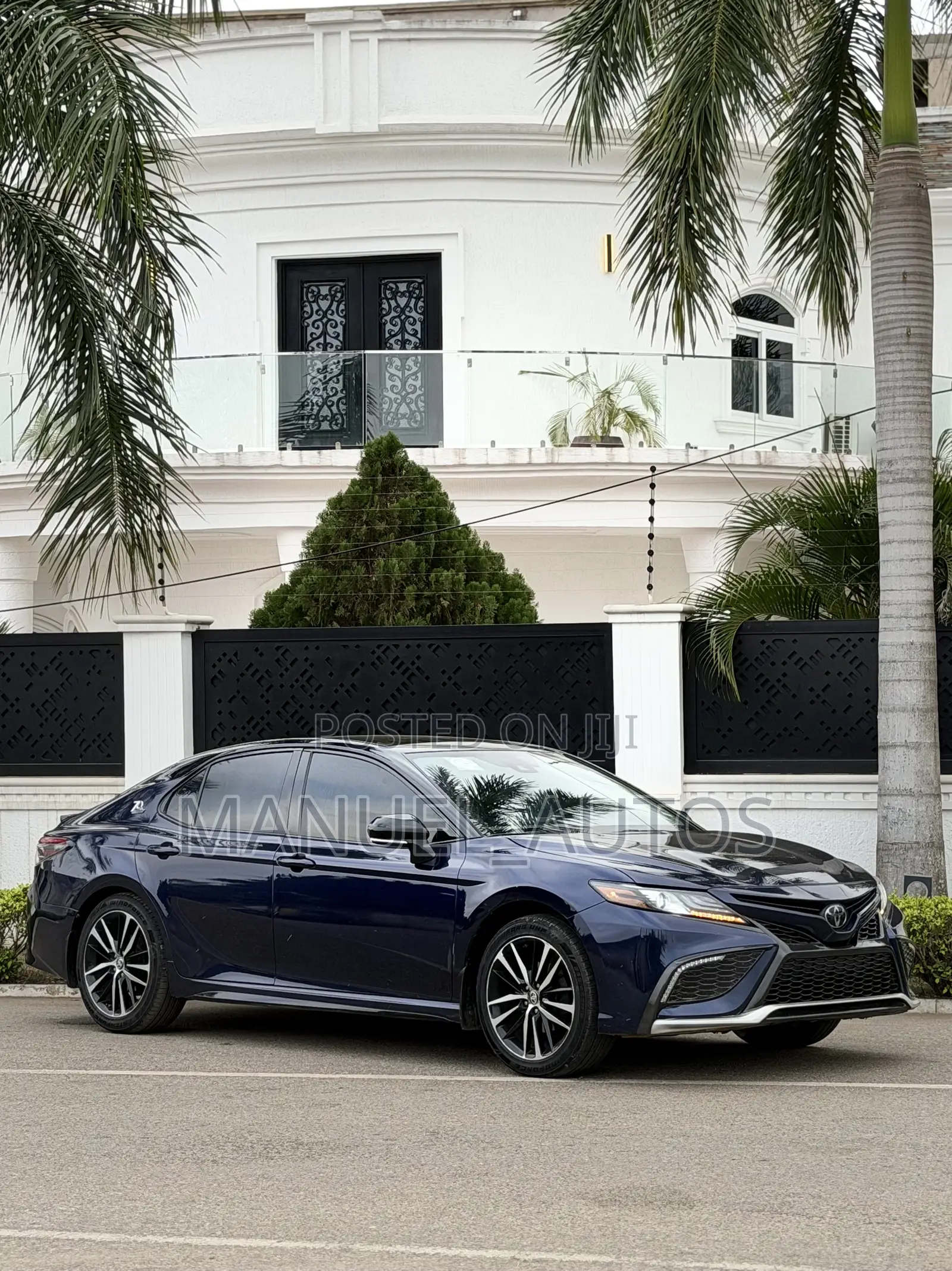 Toyota Camry XSE 2023 Blue