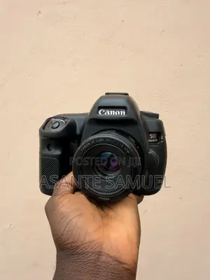 Canon 5D Mark 4 With 50mm