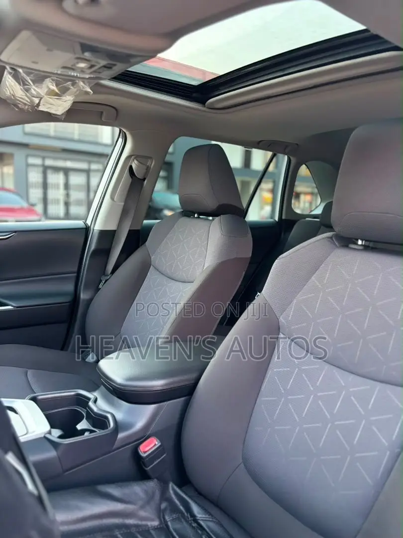 Toyota RAV4 2024 White