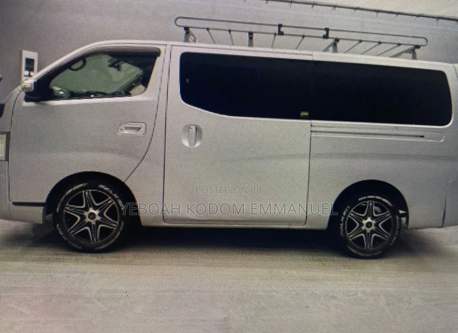 Nissan Caravan (Urvan) 2012 Silver