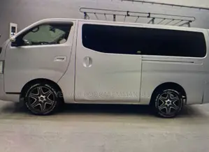 Nissan Caravan (Urvan) 2012 Silver
