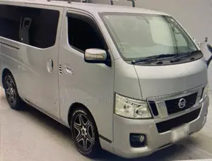 Nissan Caravan (Urvan) 2012 Silver