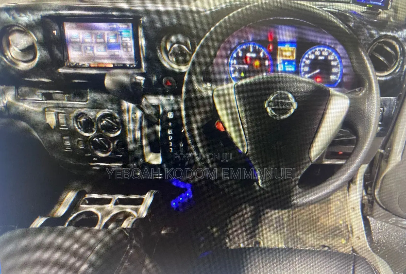 Nissan Caravan (Urvan) 2012 Silver