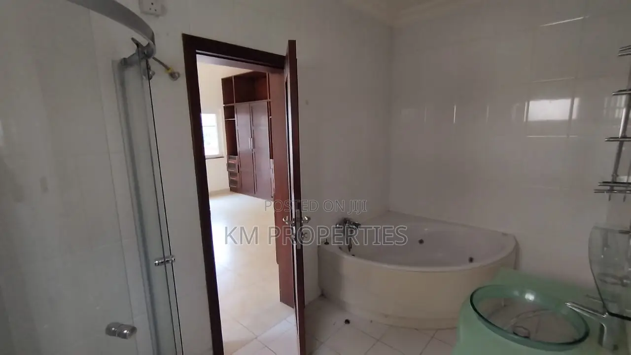 Furnished 3bdrm Duplex in Airport Residential Area for rent