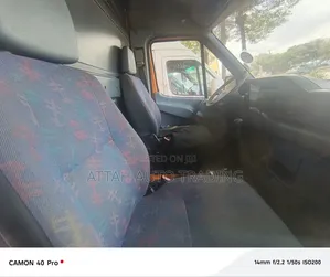 Mercedes-Benz Sprinter 2000 Orange