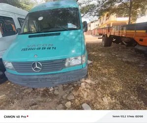 Mercedes-Benz Sprinter 2001 Blue