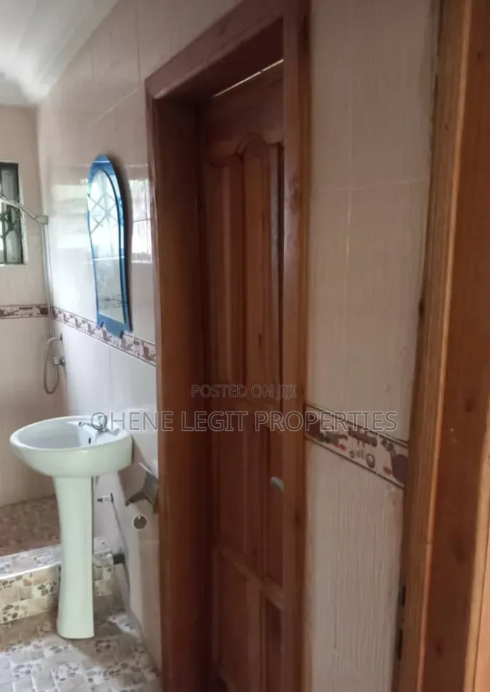 2bdrm Mansion in Nsawam Adoagyiri Municipal for rent