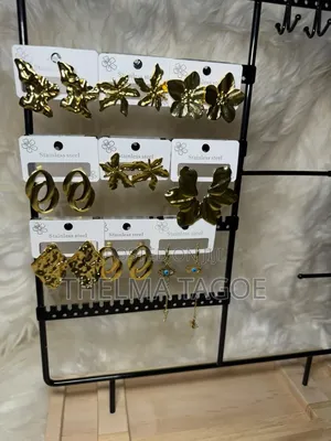 Fashionable Jewelries