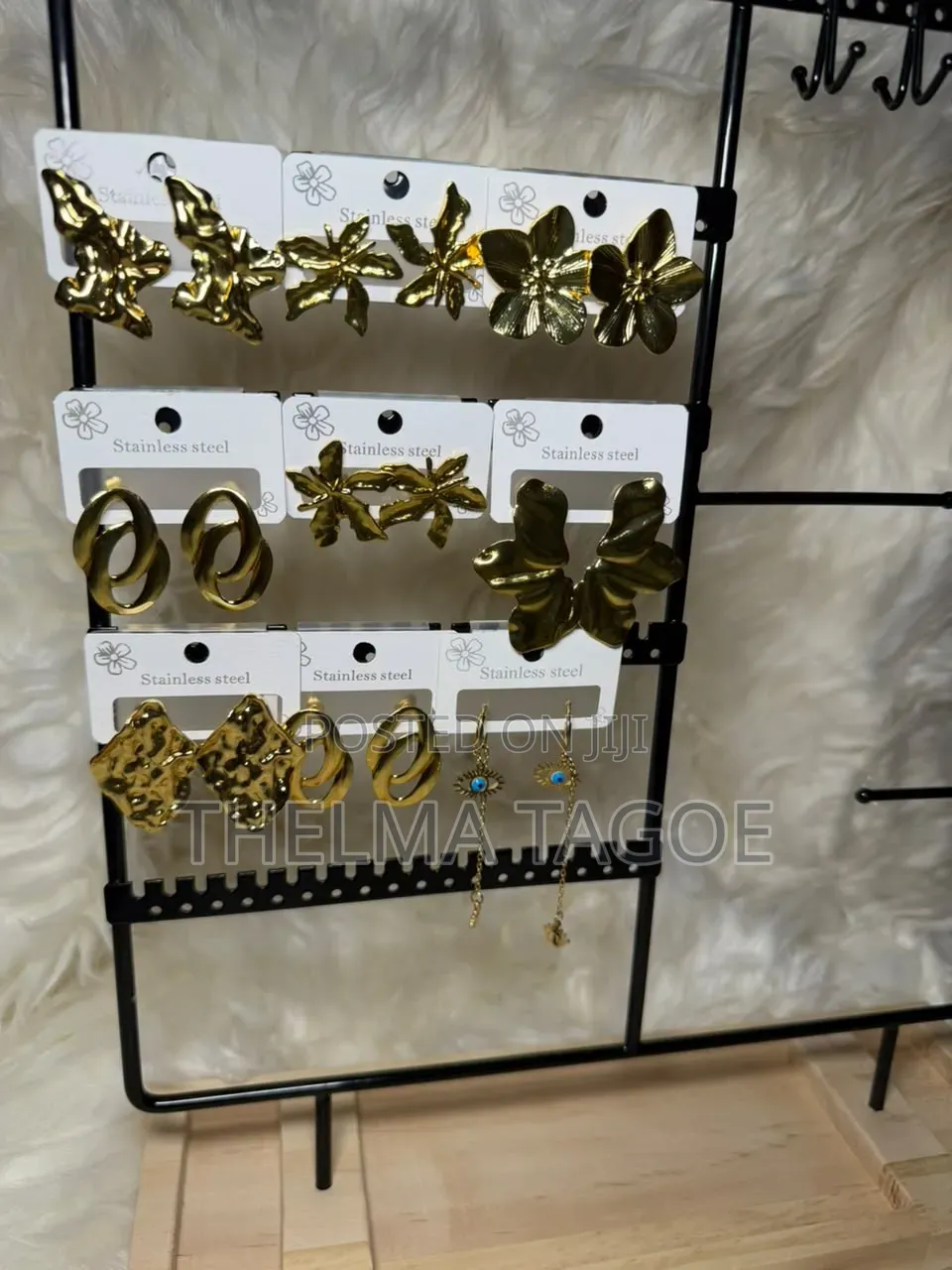 Fashionable Jewelries