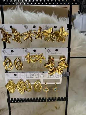 Fashionable Jewelries