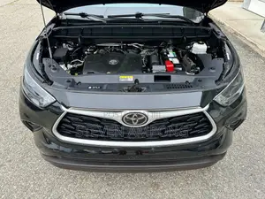 Toyota Highlander LE 2021 Black