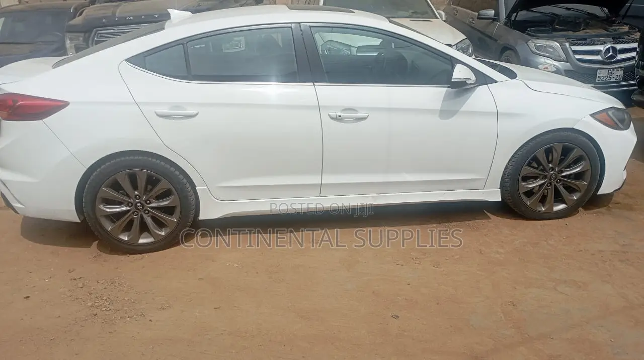 Hyundai Elantra 2018 White
