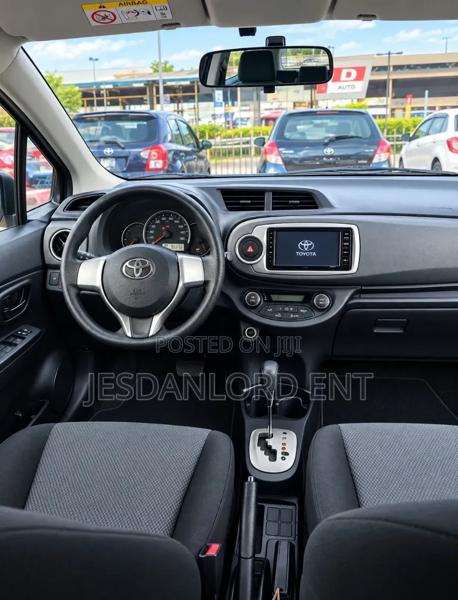 Toyota Vitz 1.3 FWD 5dr 2013 Black