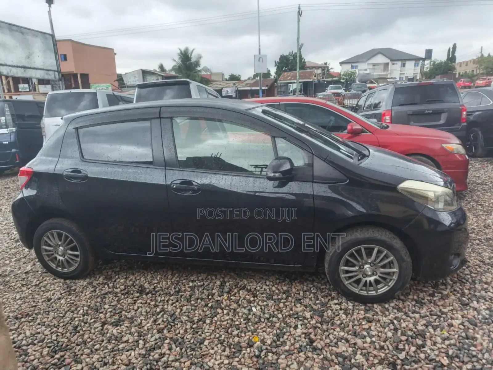 Toyota Vitz 1.3 FWD 5dr 2013 Black