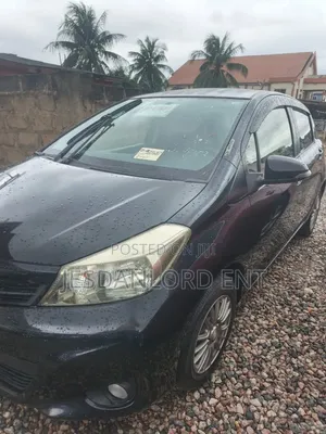 Toyota Vitz 1.3 FWD 5dr 2013 Black