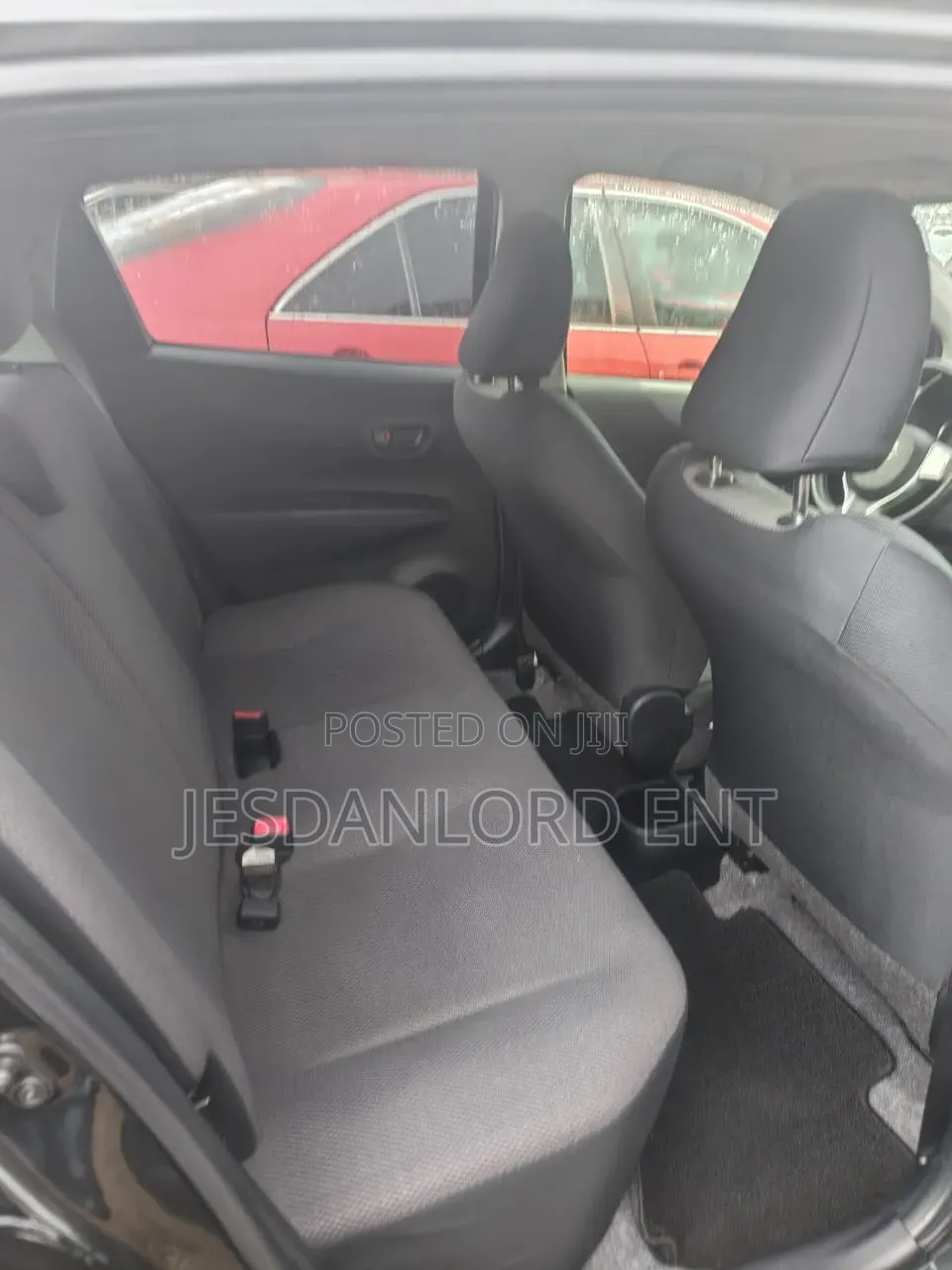 Toyota Vitz 1.3 FWD 5dr 2013 Black