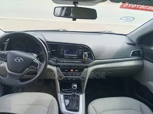 Hyundai Elantra 2017 White