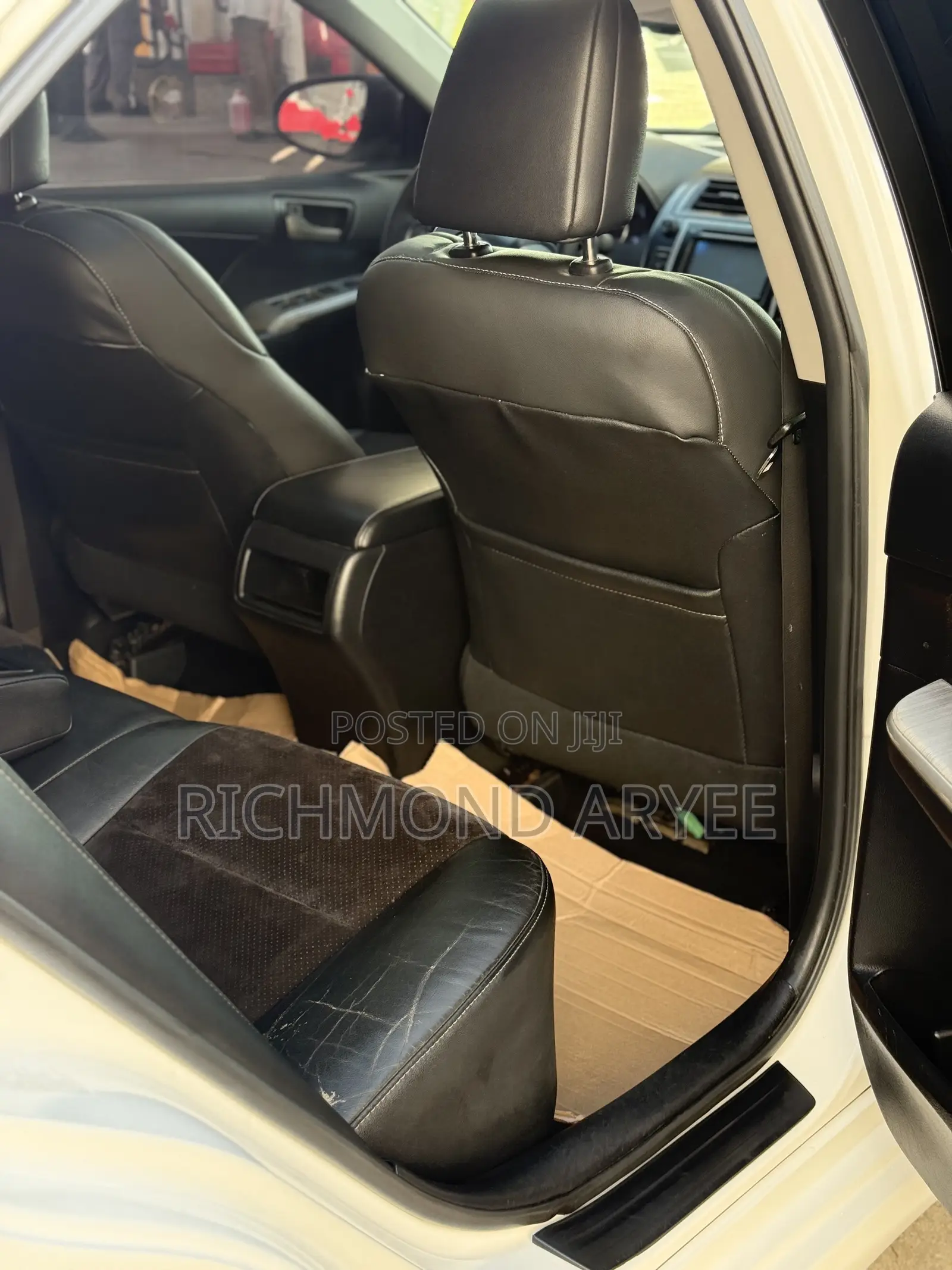 Toyota Camry SE 4dr Sedan (2.5L 4cyl 6A) 2013 White