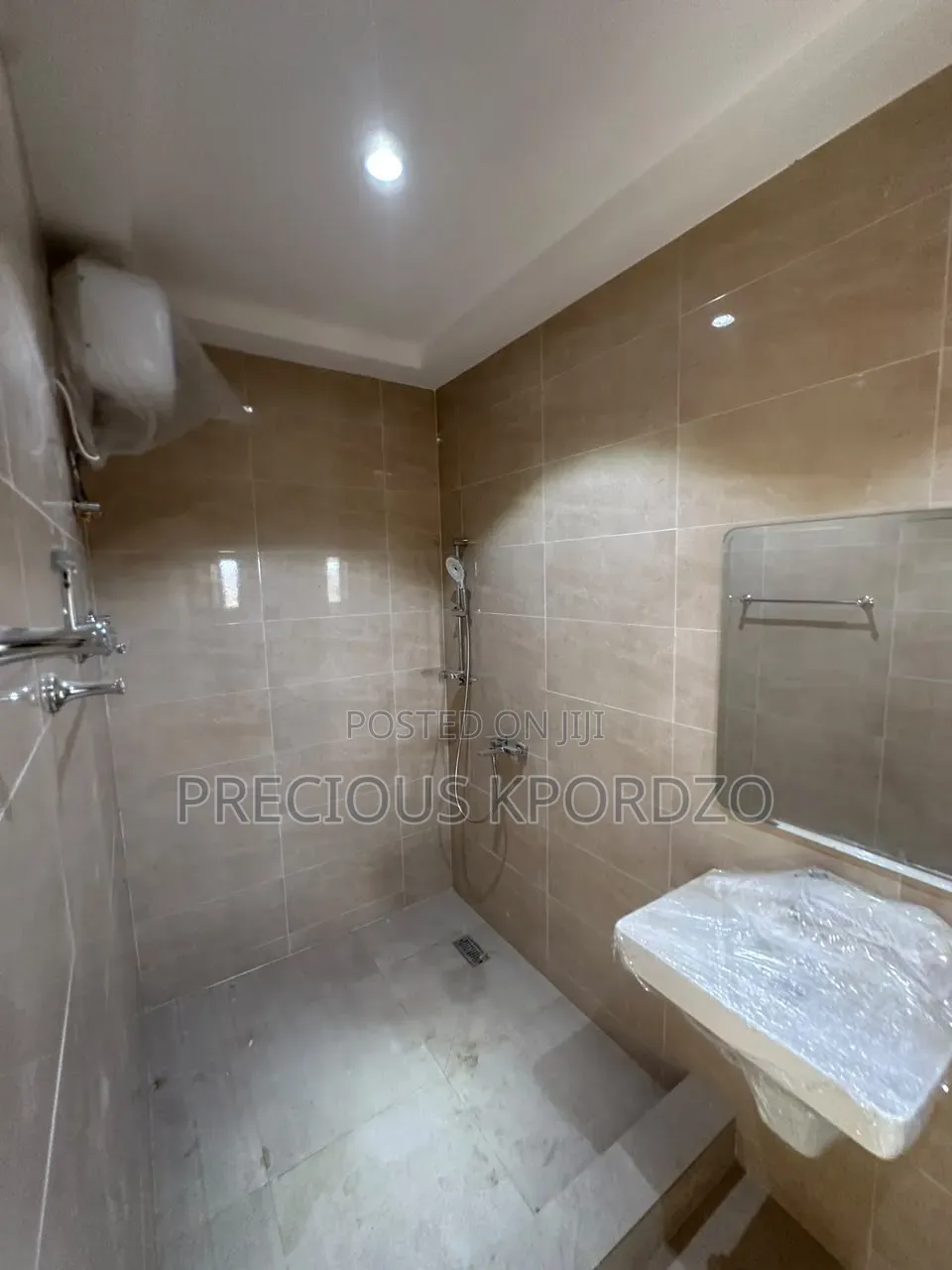 2bdrm Apartment in Lakeside Comm Estate for rent
