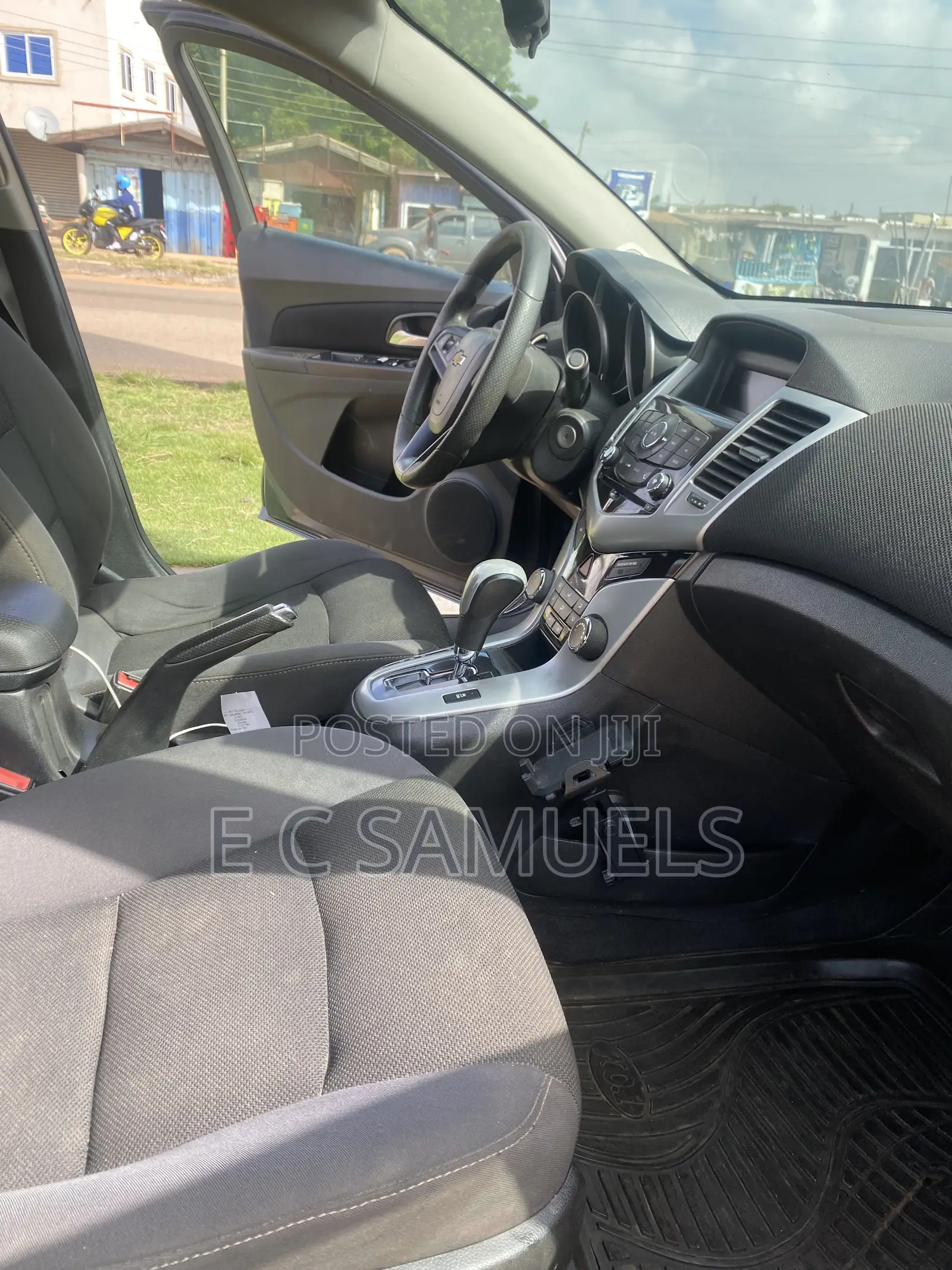 Chevrolet Cruze LS 4dr Sedan (1.5L 4cyl 6A) 2016