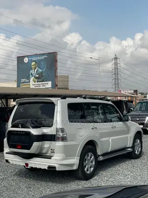 Mitsubishi Pajero 2017 White