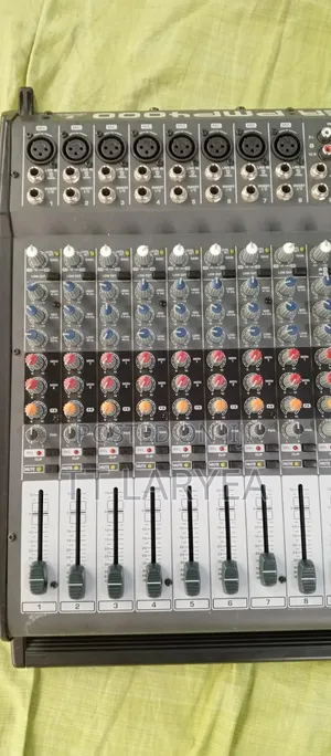 Behringer PMP4000 1600watts Mixer Amplifier