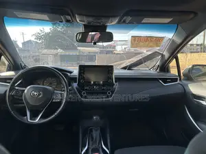 Toyota Corolla SE 2021 Blue