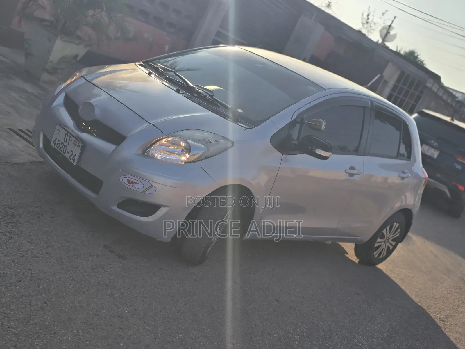 Toyota Vitz 1.3 FWD 3dr 2010 Silver