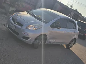 Toyota Vitz 1.3 FWD 3dr 2010 Silver