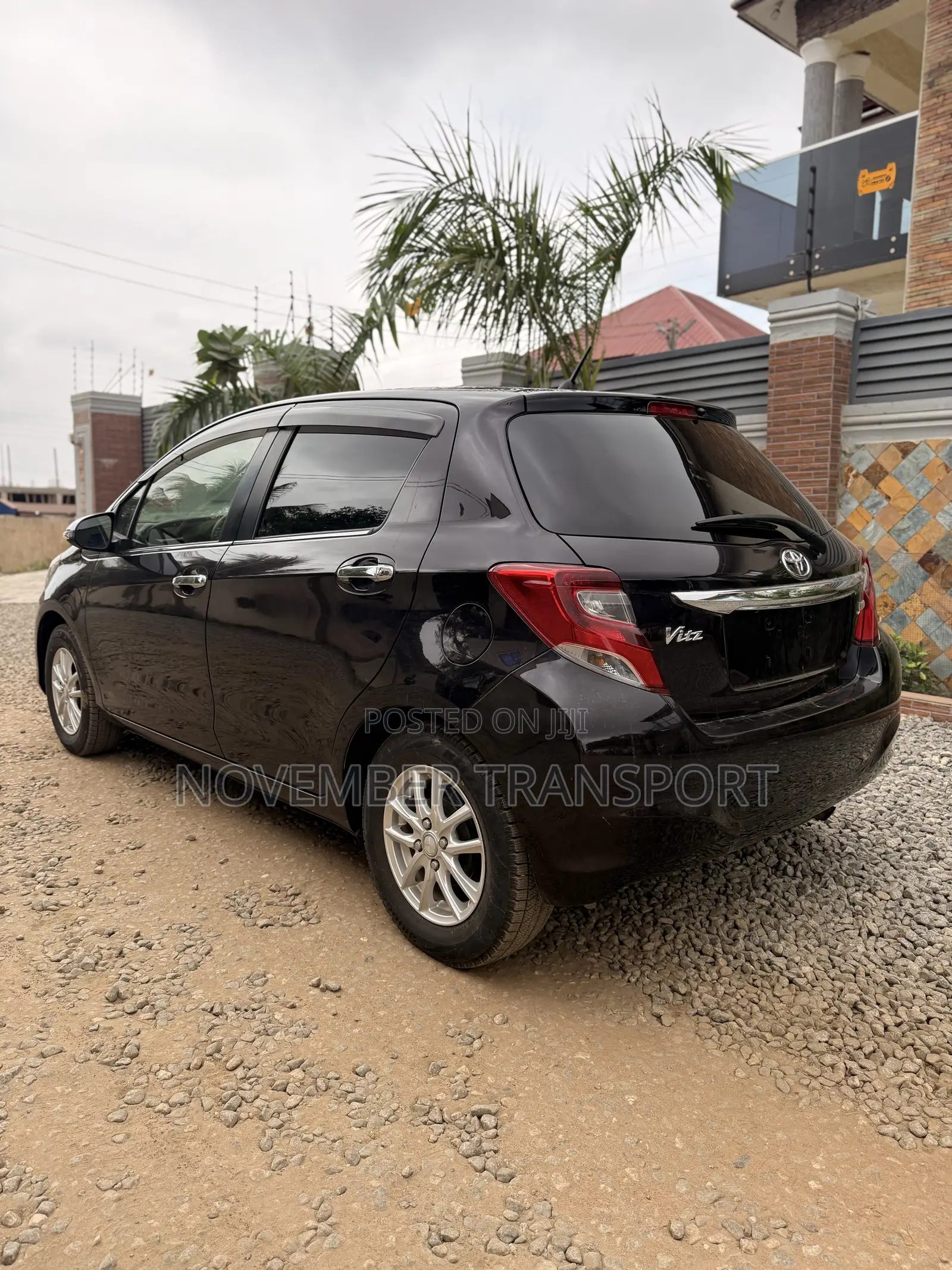 Toyota Vitz 1.3 FWD 5dr 2015 Burgundy
